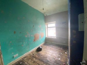 Photo 8- click for photo gallery